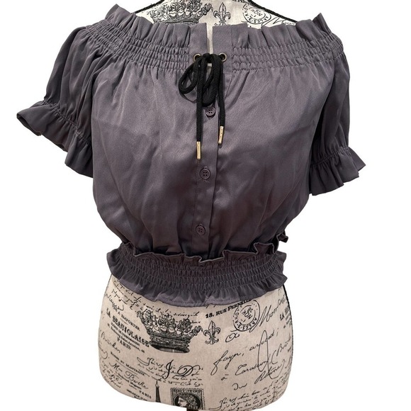Romeo and Juliet Couture Eggplant Off Shoulder Ruffle Crop Blouse US Small - Picture 2 of 8